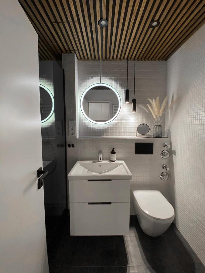 Seaside Rooms - Zentrales Design-Apartment Mit Balkon & Parkplatz - 2 Minuten Zum Strand Timmendorfer Strand Exterior foto